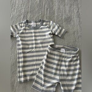 Hanna Andersson Pajamas and Tee - size 8